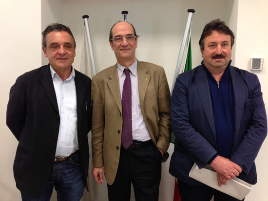 Il 3° membro di Presidenza Rolando Bellandi, al centro il Presidente Ismaele Ridolfi, a destra il Vice Presidente Enrico Bertelli